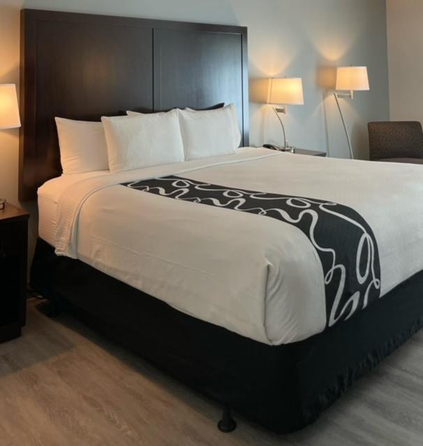 La Quinta Inn By Wyndham Lynnwood Extérieur photo