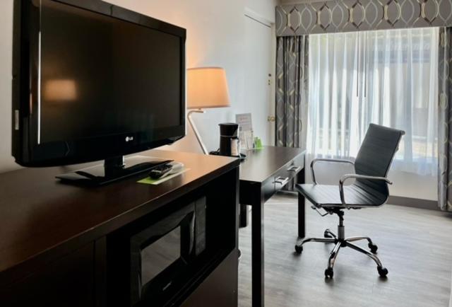 La Quinta Inn By Wyndham Lynnwood Extérieur photo