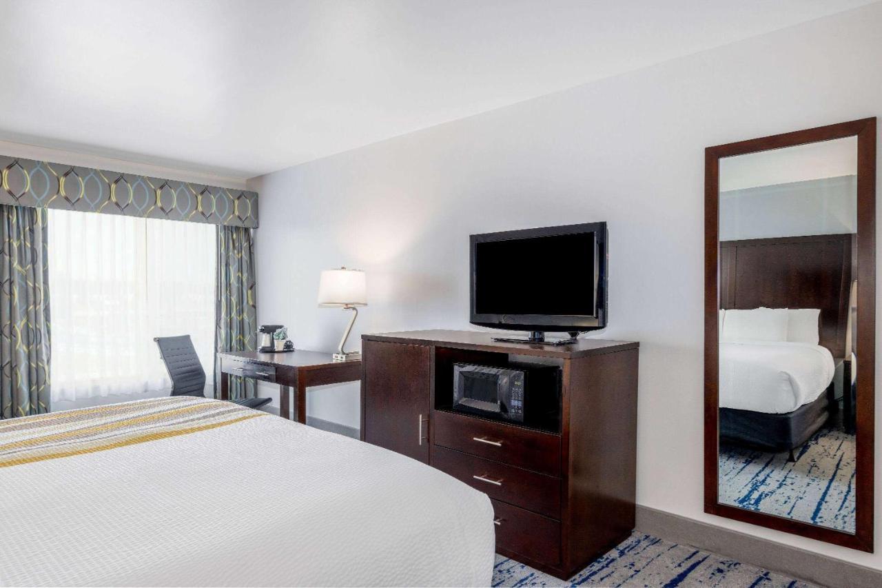 La Quinta Inn By Wyndham Lynnwood Extérieur photo